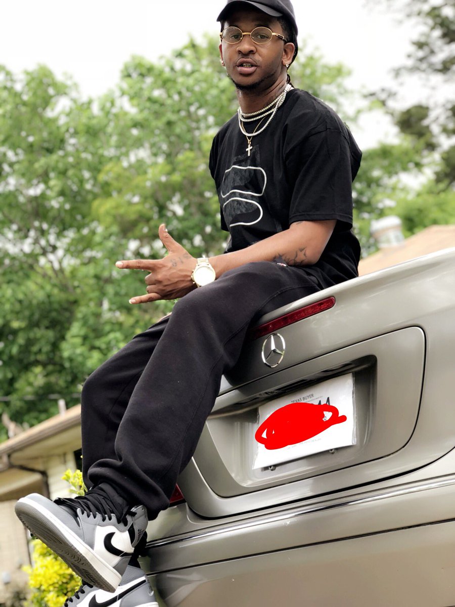 macho_loc's tweet photo. And u know u ain’t cut like that 💉hold up peroxide‼️ #BMne #freemyfam #Traplife2🏠🏠 #juice🥤 

 ig:macho_loc_
Sc:mmacholoc https://t.co/gAoGdZyMCI