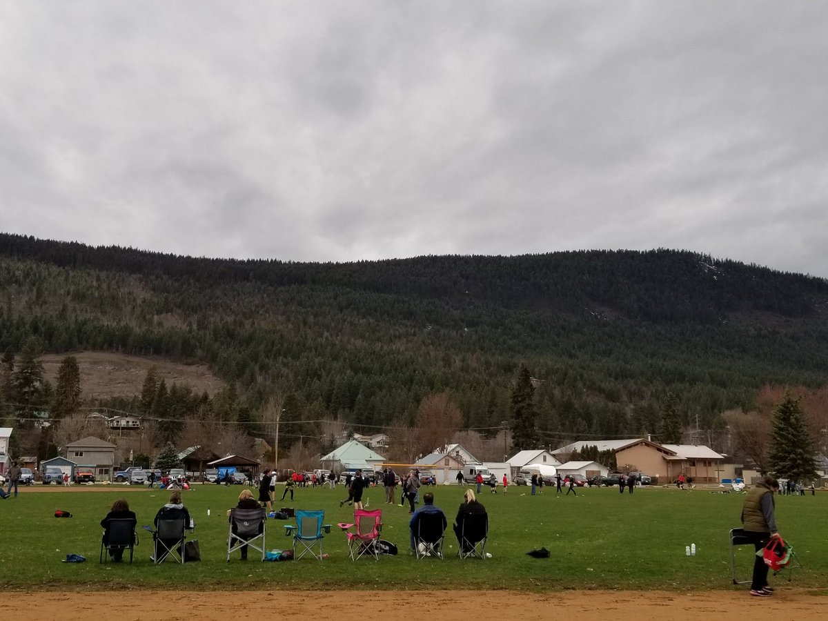 VDMFootballA's tweet photo. Great turn out tonight in lumby for VDMFA Flag football! https://t.co/lhlrzaUlkt
