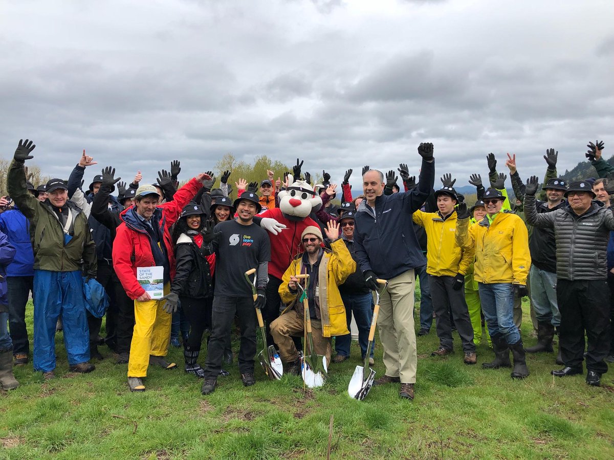 FriendsofTrees's tweet photo. Planting tree #15,000 at the #sandyriverdelta as part of #threesfortrees partnership with @trailblazers @DaimlerTrucksNA . #Playoffs = 30 #trees per 3pointer! https://t.co/qhLwaqlujC