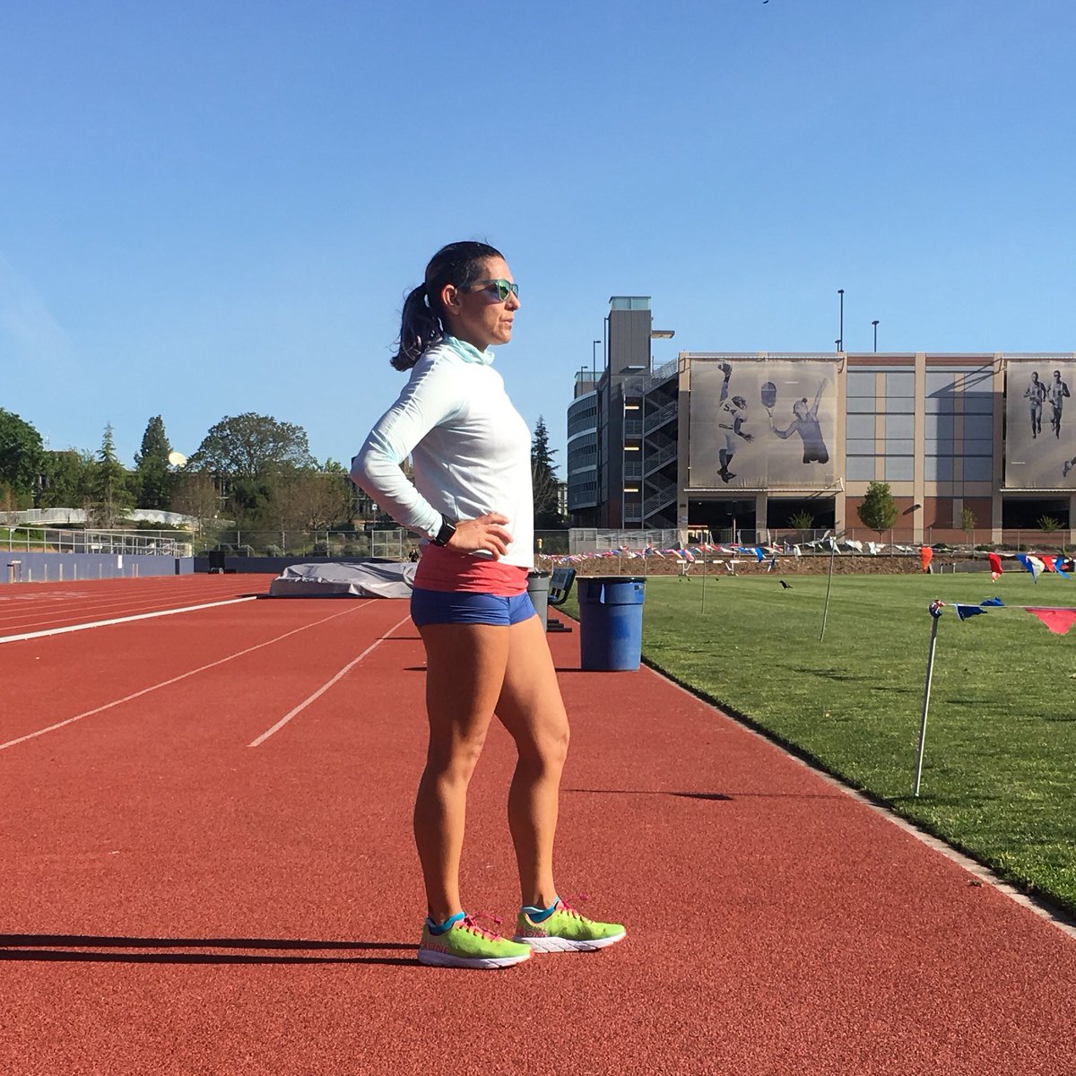 theironroad's tweet photo. Short shorts and long sleeves... 2 days on the track this week require some strong #flystyle. @oiselle #portmanshorts #mileonepullover #flytetank #rioredandpodiumblueforever #springlayers #running #track #triathlete #swimbikeRUN https://t.co/pcgPbxvSDB