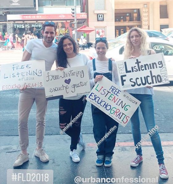 UCFreeListening's tweet photo. "Somos un movimiento que cree en el poder de escuchar. ¿Para ti, qué es escuchar? ¿Te parece importante? ¿y si sí, porqué?" @analorenasm and friends #FreeListening on #fld2018. https://t.co/hBF2Emluz4