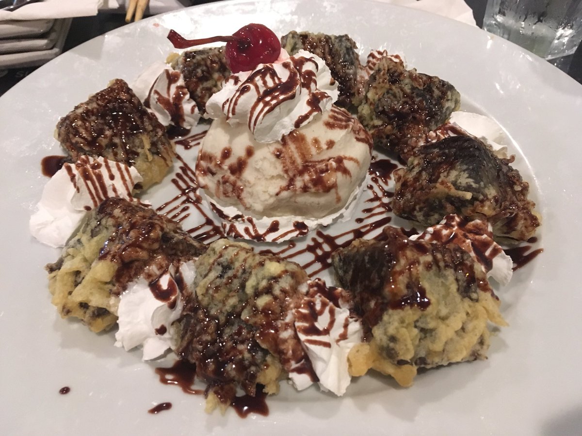TigerSquat's tweet photo. We each got a dessert. We didnβt know it was share size. #oops #fattyfattyfatty
(@AWildMelos @lonebluewolf) https://t.co/42Ys7HYsgh