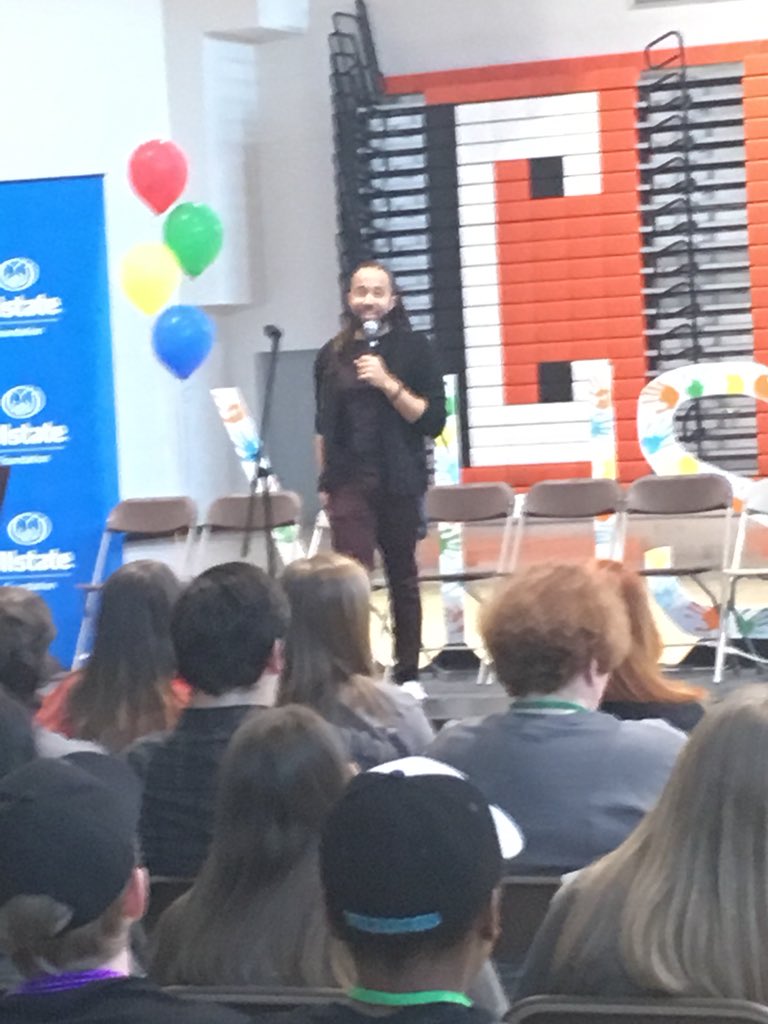 831bp's tweet photo. Thank you @shaunderik for another round of inspiration. YOURE AMAZING!!! #vhslslc18 #slc18 @SalemSCA https://t.co/DHKlUivrnW