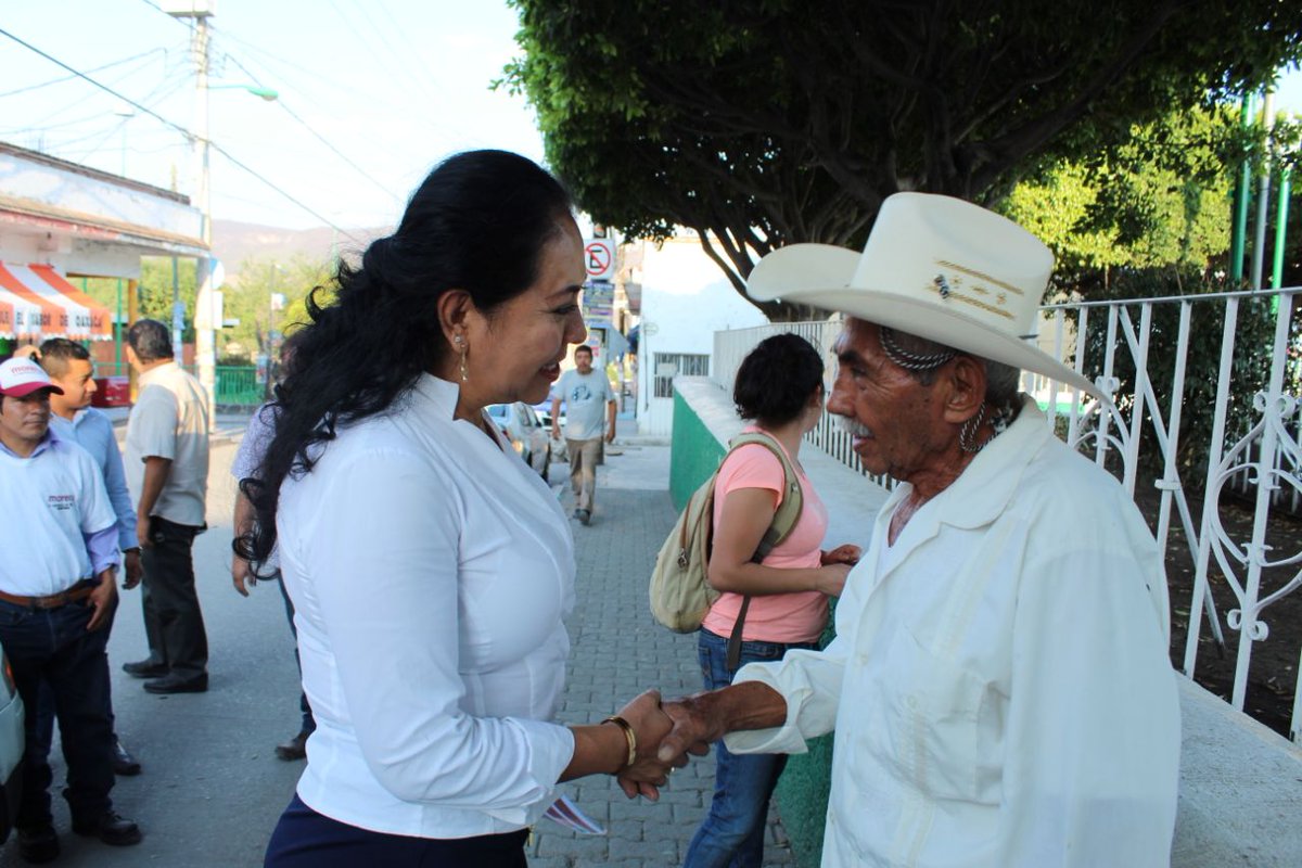 El día de hoy visitamos la comunidad de Tezoyuca en el municipio de Emiliano Zapata, donde los habitantes me externaron sus inquietudes, reafirmando mi compromiso para trabajar en desarrollo de los municipios del II Distrito. #JuntosHaremosHistoria