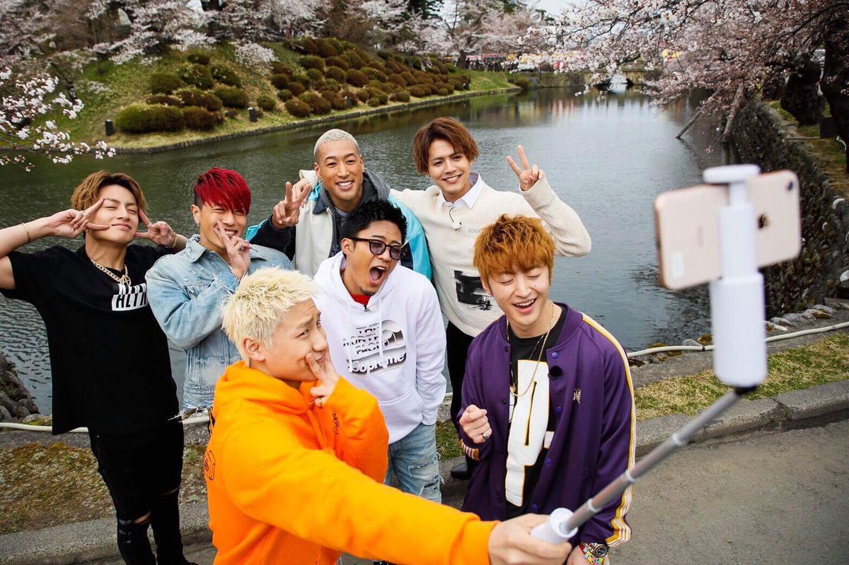 gene_kou's tweet photo. 🌟#GENE高収録中なう🌟

#GENERATIONS in 山形✨
お花見スポットを巡って、突撃収録🎥
#GENE高 ロケで巡り合ったみんなと記念写真を撮ったよー📸💕
さてさて次はどこに行くのかなー❓

この後も #GENE高お花見スポット を付けておススメスポットを投稿してねー🤗 https://t.co/U74gc5C71L