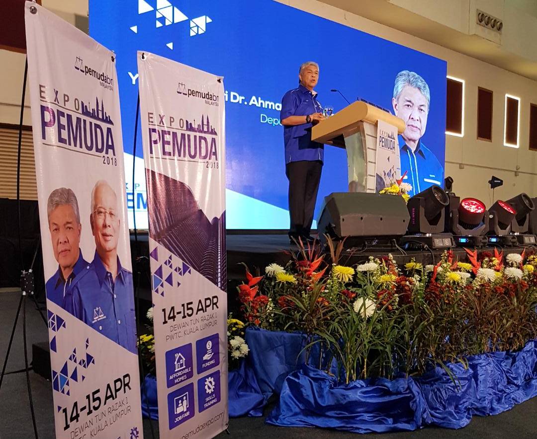 ExpoPemuda's tweet photo. We are honored today by the presence of Deputy Prime Minister of Malaysia, YAB Dato’ Seri Dr. Ahmad Zahid Hamidi at #ExpoPemuda! https://t.co/tZiDsr6JH0