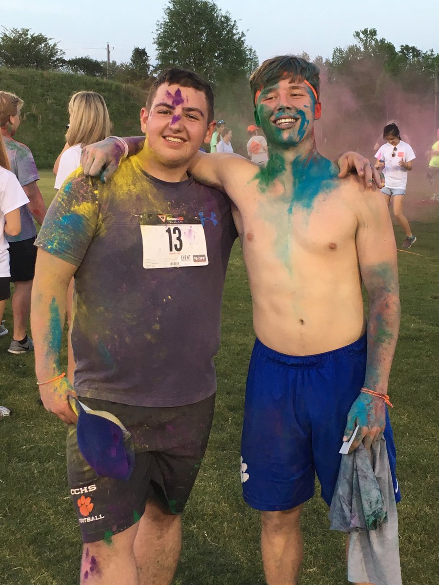 ChiltonTigerAth's tweet photo. Thanks to the PTO, students, faculty, staff and all involved with the 'color run' hosted at CCHS tonight! And thanks to some of my boys that came out to participate! #TigerPride
#TigerFB #TigerStrong https://t.co/MASFMzSFTz