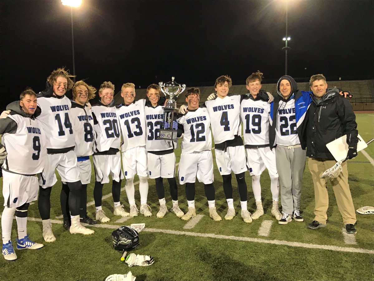 OneP1neapple's tweet photo. Hard fought team win tonight against CT. Hats off to CT for a tough battle the entire game. S/O to our seniors for leading the team tonight. Another year another Predators Cup #onepine https://t.co/fulPqGx00u