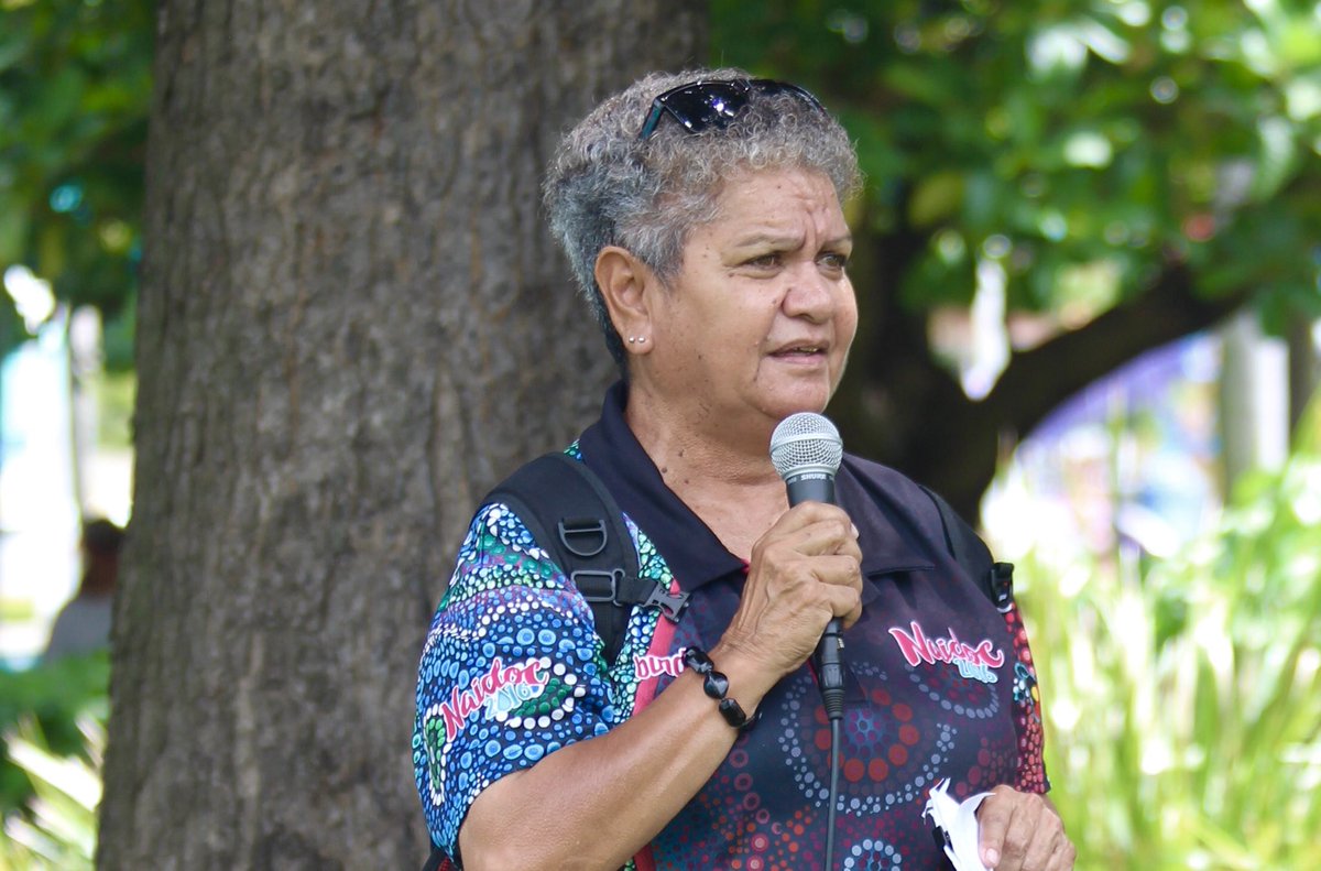 VickiJunk's tweet photo. Great speakers at the March for Science in Townsville. So inspiring! #ScienceMarchTSV #ScienceMarchAu  #ScienceNotSilence #KeepMarching #MarchForScience @RACI_HQ @RACI_Inorganic @RACIQld #ozchem @jcu https://t.co/j7cPMEUF6X