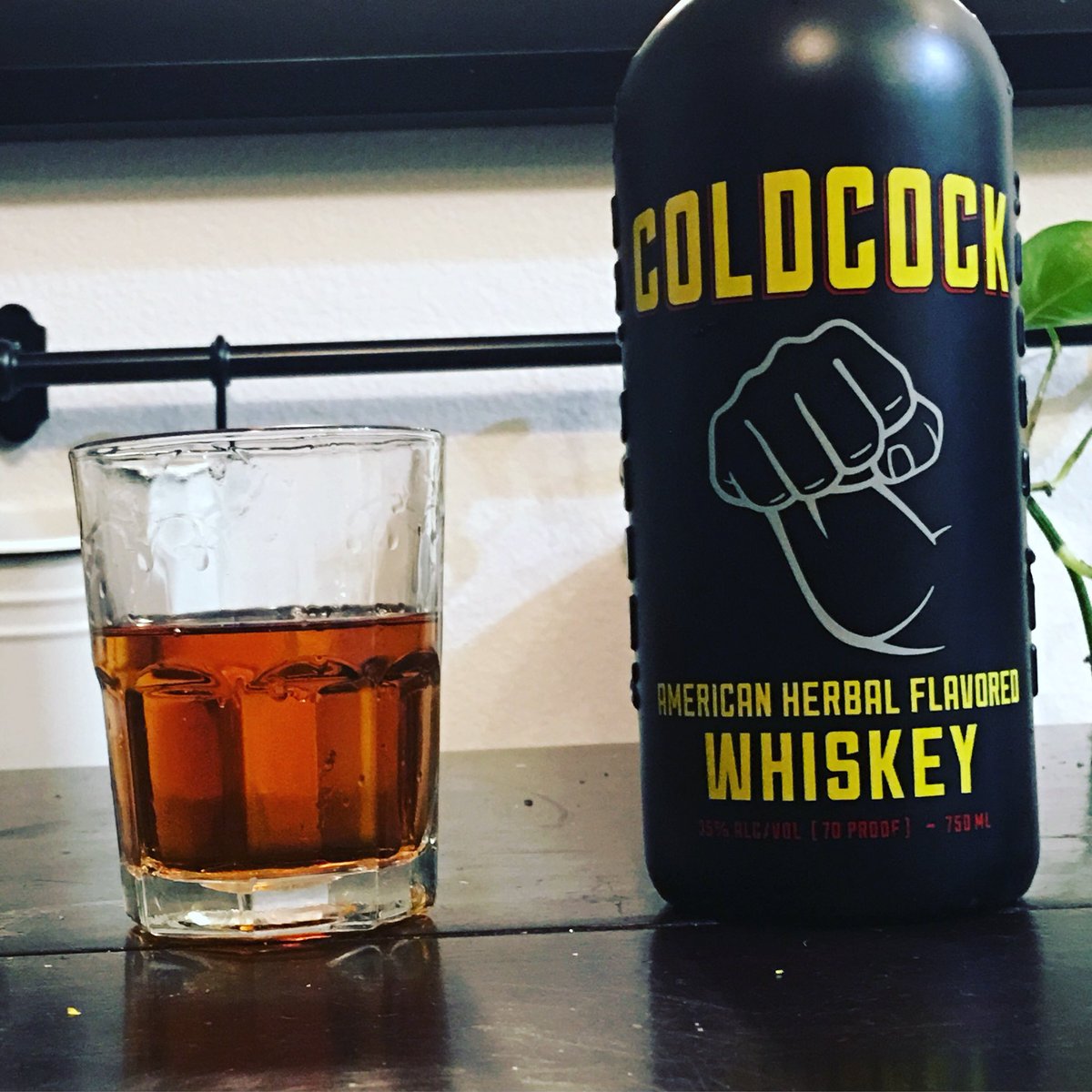 MikieRoxx's tweet image. I just wanted a sip.. poured like I was in a mission.. #coldcockwhiskey