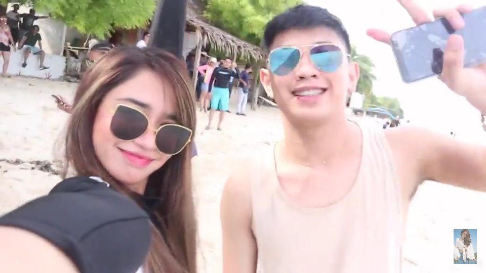 Itsme_ErikaG's tweet photo. Sovrang laptrip #RiVlog34 ni mih HAHAHAHAH, mL party na tayo mii friemds tayo sa ML e. 😂💖 https://t.co/wFVlcASisI
