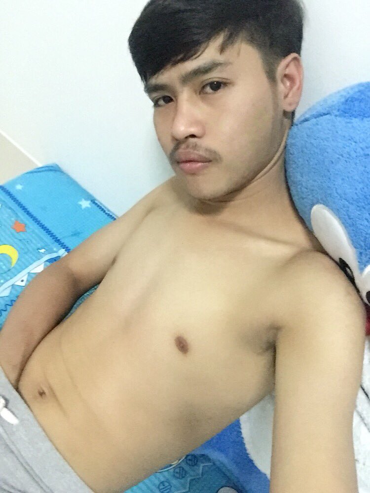 noppon4879's tweet photo. มันร้อนจิงๆ เอาน้ำแข็งมาเทไส่แรงๆที 💦💦❄️❄️ https://t.co/BzllfZO1n6