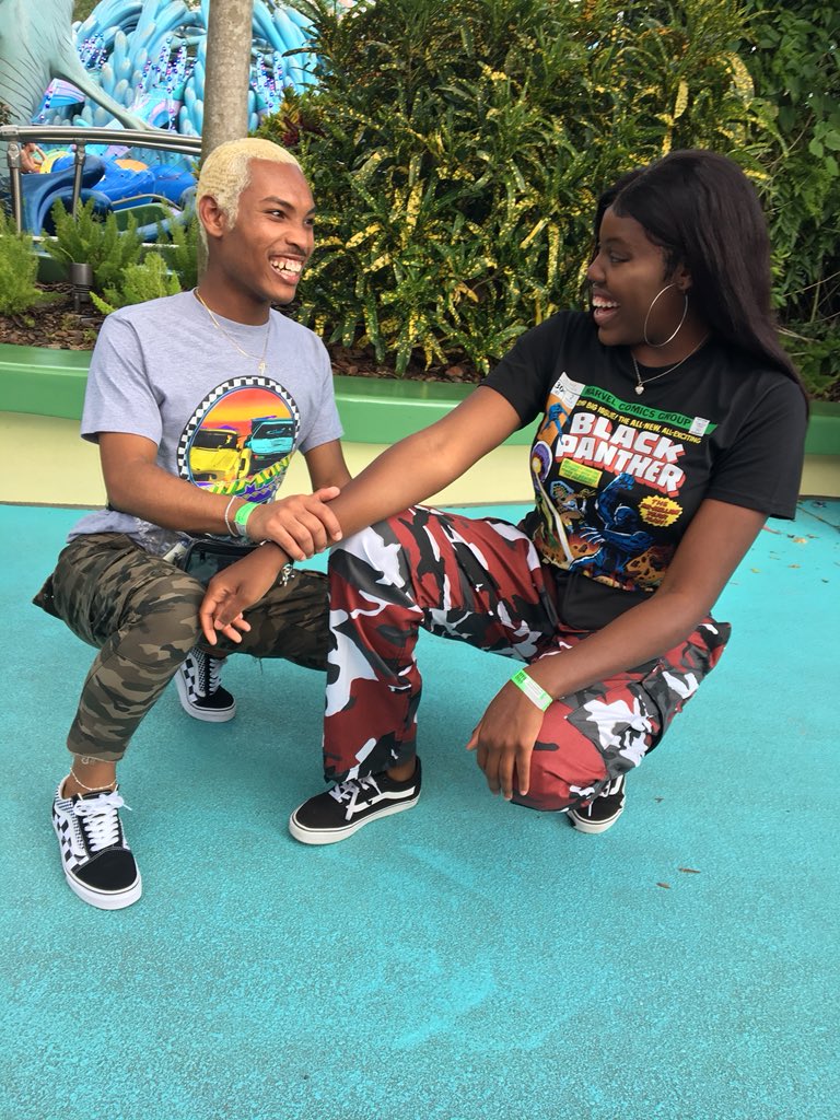 CareyK_'s tweet image. #gradbash2k18 #gradbash 💎