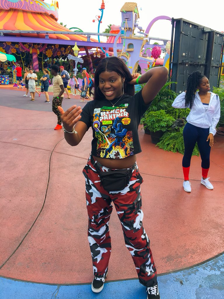 CareyK_'s tweet image. #gradbash2k18 #gradbash 💎