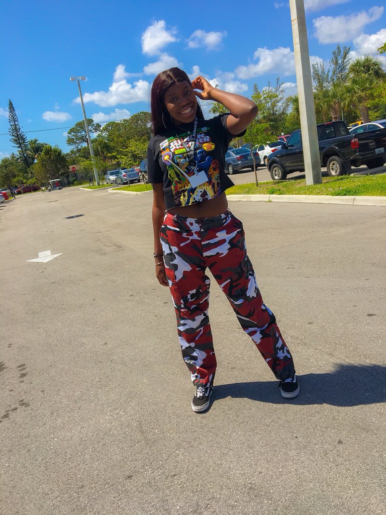 CareyK_'s tweet image. #gradbash2k18 #gradbash 💎