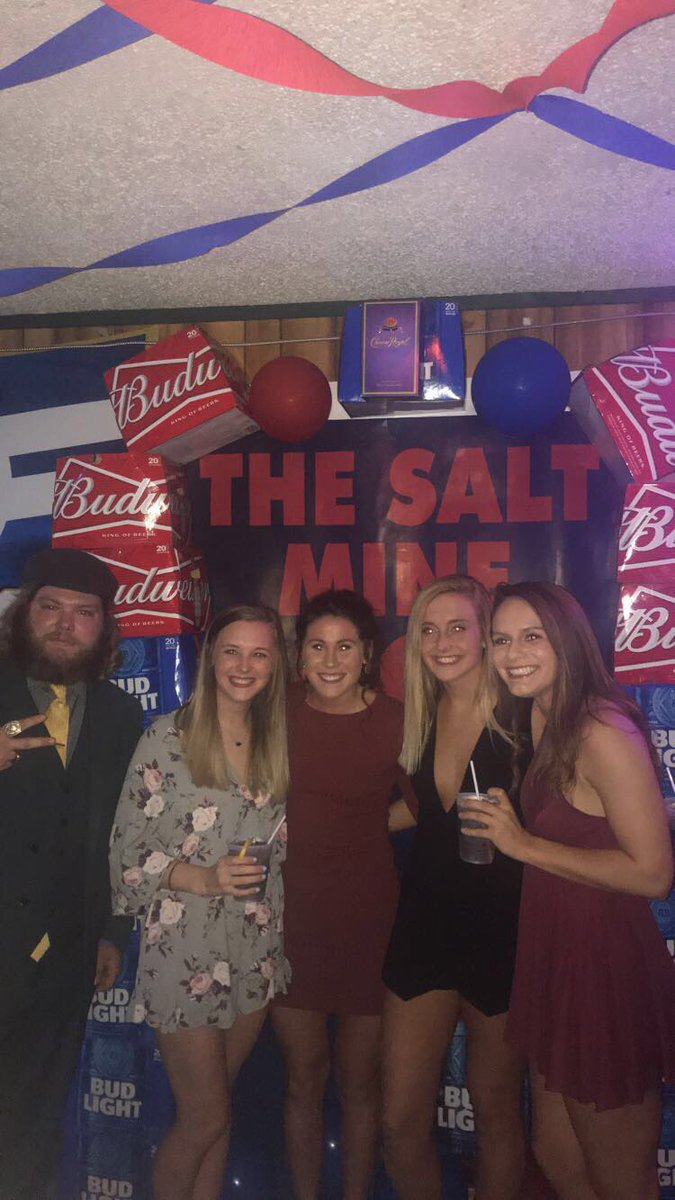 TheSaltMineBC's tweet photo. Prom is fun https://t.co/8AqBJ8gIEg