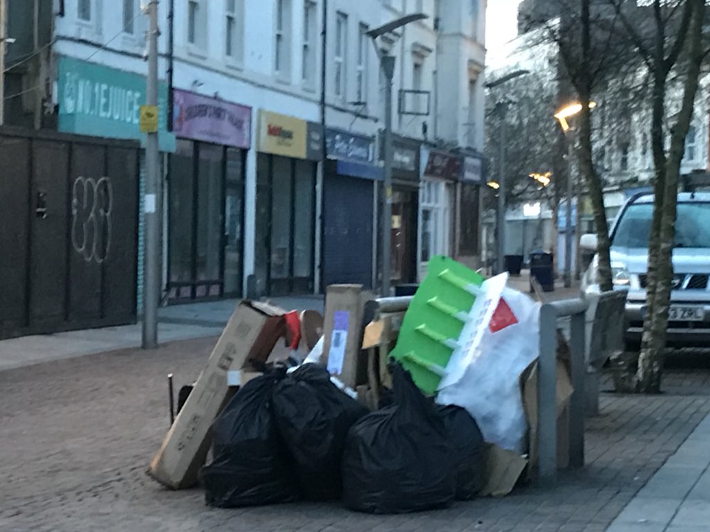 TidyKeeping's tweet image. Residents Rubbish. Guildhall st. Saturday April 14th. 05.30 am. Not a collection day! Reported to SDC via their system also. Unbelievable!! @fstonehythedc @fstoneherald #folkestone #Flytipping this is a joke!