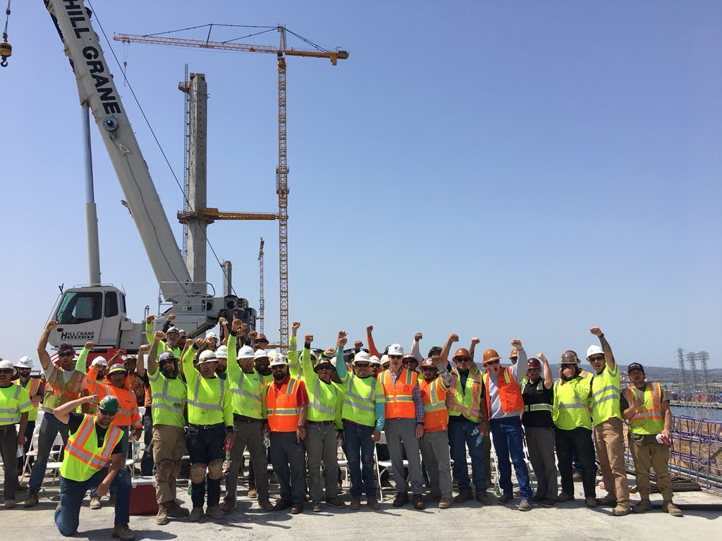 AEspSBCOLu909IE's tweet photo. @SouthwestCarps EST Mr.Randy Thornhill Visits mega structure #Geralddesmondbridge with a great lunch and message for our membership. These members are all in! #Vision20/20 #yearofthementor #swcarps #webuilditwestripit https://t.co/Uc7jbTQ8hd
