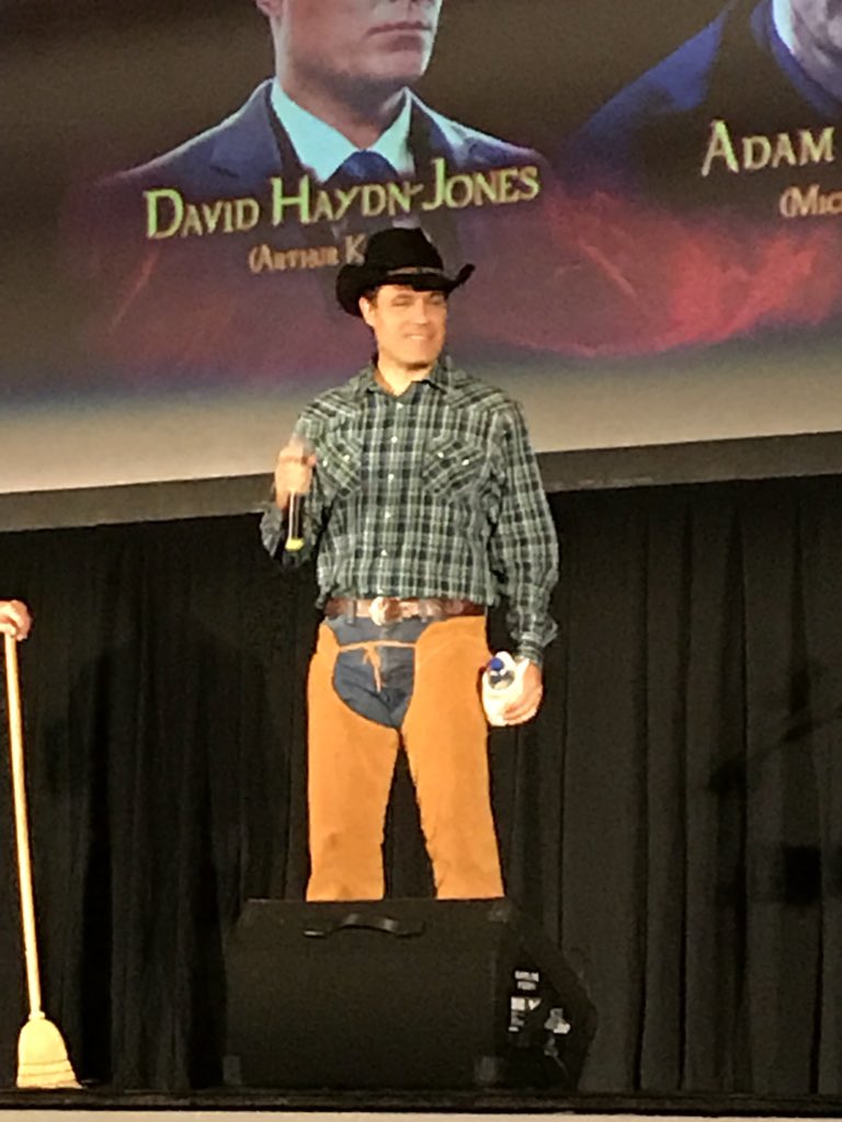 emillielee's tweet photo. @DavidHaydnJones ready for the #8second #bullridingpeople #cowboykink https://t.co/gaEGOzD5BY