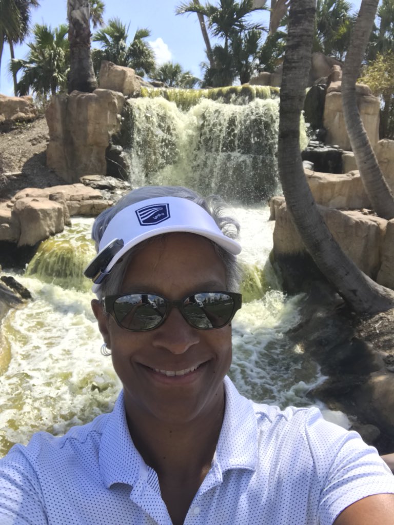 JandieTurner's tweet photo. Thank you @lululemonMIA for all of the swag at the @TackleCancer golf tournament today. Thank you @TIsleMiami for a great day. Glad to meet fellow @HoosFootball Wahoo @Rico_Smith71 https://t.co/5OnwFfVoCn