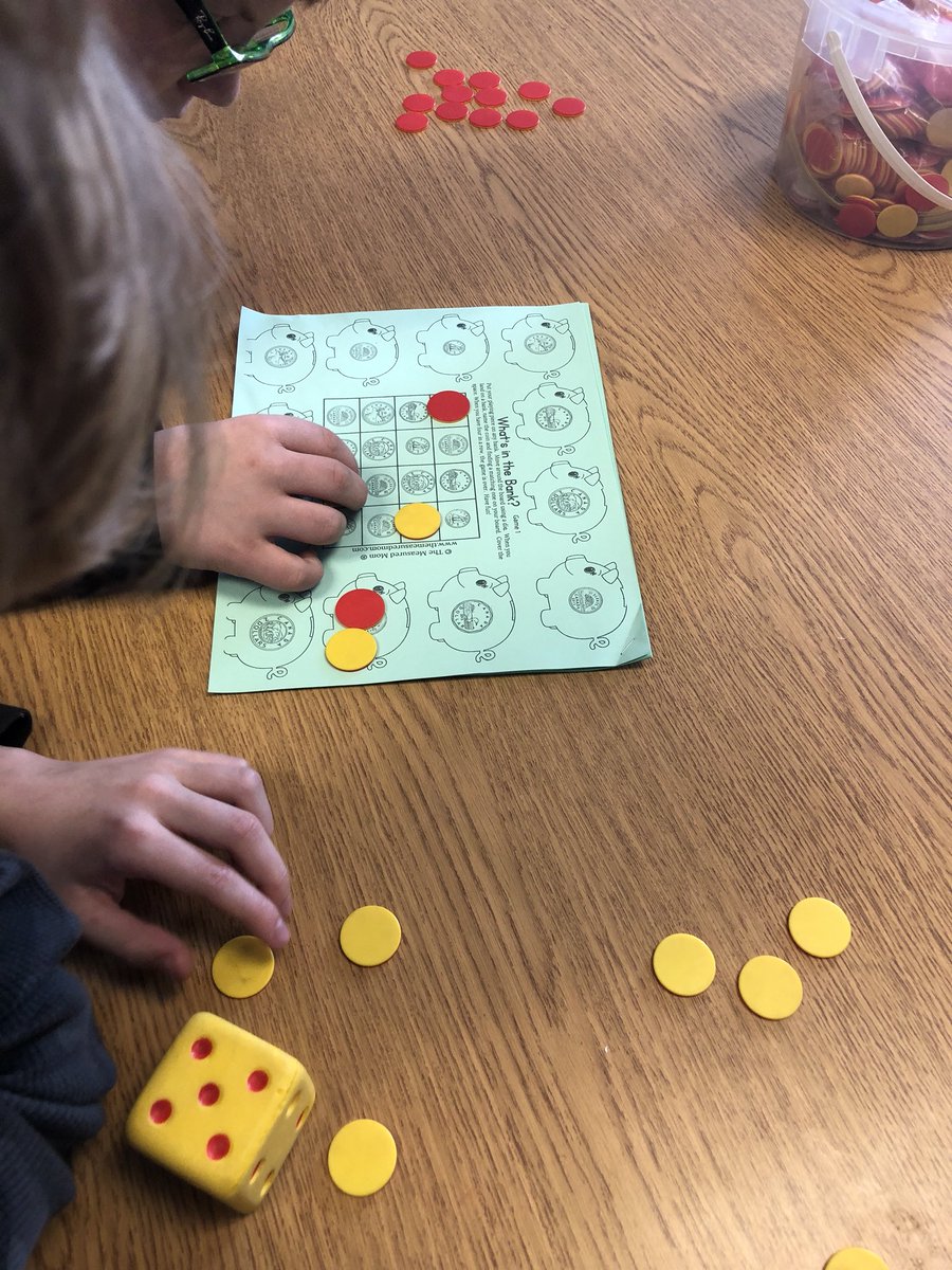 mrspGOALS's tweet photo. More Money 💰 Math!! Room 18 bankers are getting very good at this math skill... very proud! #math #EIPS #money #goals5/6 https://t.co/6C13XqzMiq