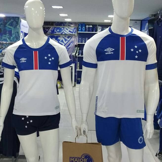 ClubeAmado's tweet photo. NOVO MANTO 🔵⚪
#UmbroNations #Uniforme2 https://t.co/6o1AOKeLzH