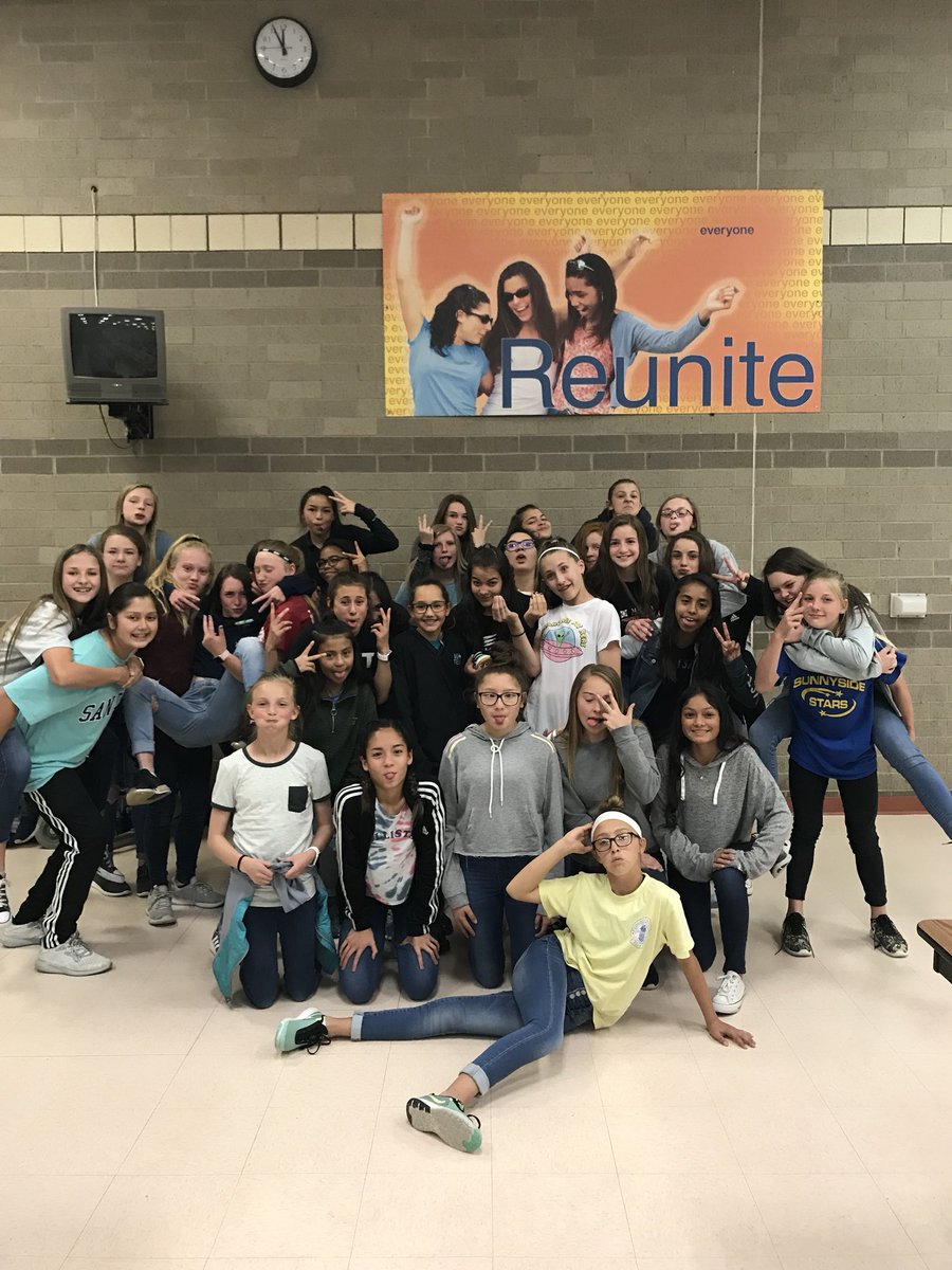 Team_Frank1's tweet photo. And that’s a wrap!!! #2018 #7thgradetrack #westoverpark #awesomegirls https://t.co/4fxN2iy6Rm