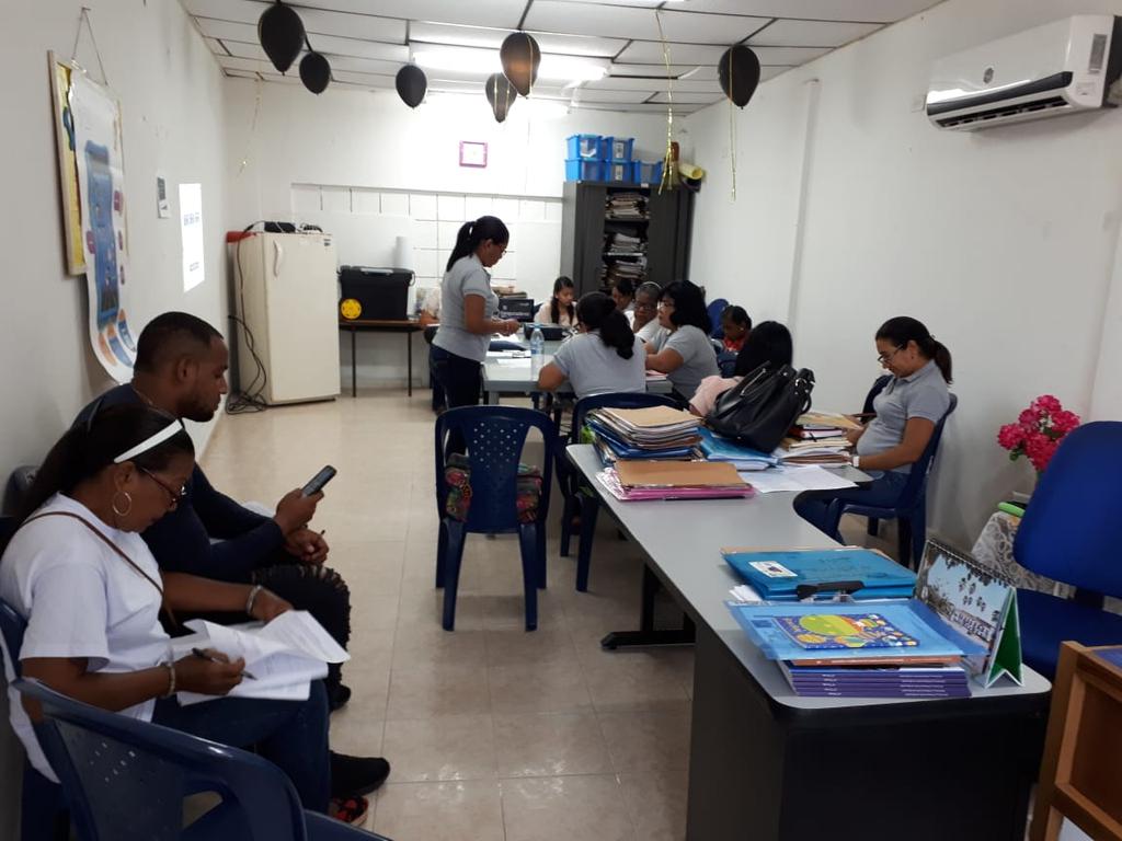 JillEscandon's tweet photo. Dejar capacidad instalada: El reto de @PTA_Colombia en el año 2018 #JuntosEsPosible @Mineducacion @lpuellol @EvelynAriza2 @DIANAECHAVARRIA @TPTACartagena @sedcartagena ❤️👍☺️👌📚 https://t.co/95sa6XnbFq