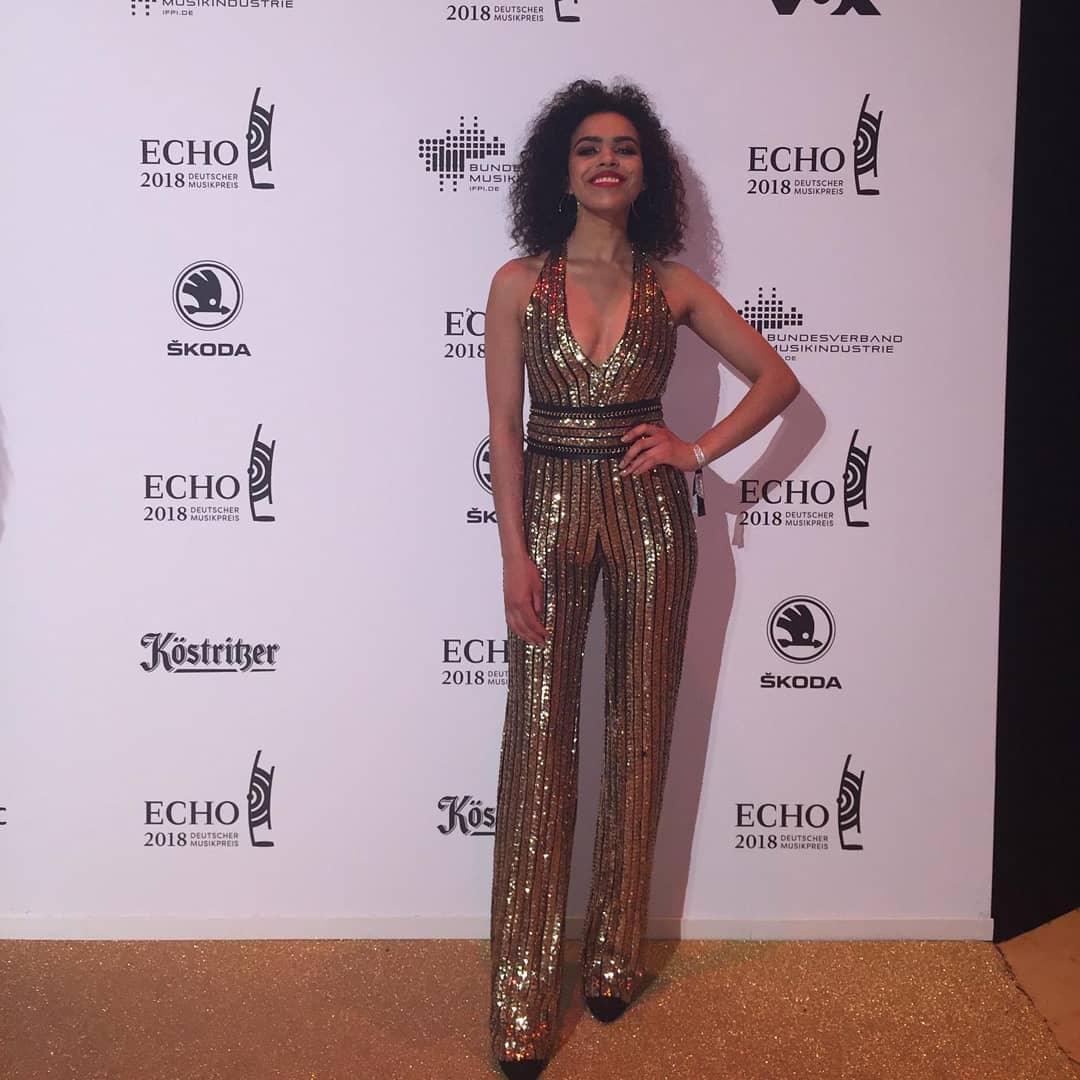 _RuthCharles's tweet photo. #EchoAwards2018 https://t.co/AGXW1Majbl