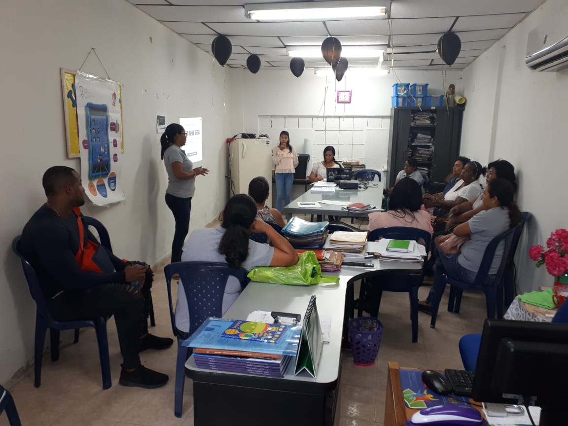 JillEscandon's tweet photo. Dejar capacidad instalada: El reto de @PTA_Colombia en el año 2018 #JuntosEsPosible @Mineducacion @lpuellol @EvelynAriza2 @DIANAECHAVARRIA @TPTACartagena @sedcartagena ❤️👍☺️👌📚 https://t.co/95sa6XnbFq