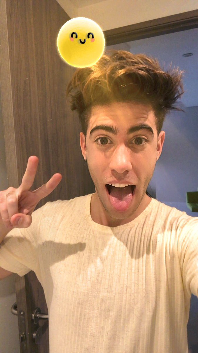 AlejoIgoa's tweet photo. me corté el pelo https://t.co/NbElMwFh1l