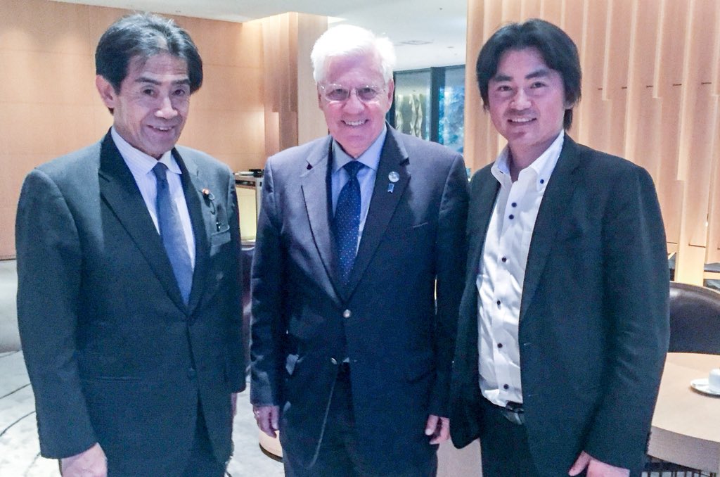 Exchanging dialogue on US-Japan sister cities w/ 🌎Sister Cities International Chairman <a href="/TimQuigley/">Tim Quigley</a> &amp; Japanese senior House of Reps.<a href="/ichiroaisawa/">あいさわ一郎</a> in Tokyo.
#全米国際姉妹都市協会 クイグリー会長と逢沢衆議院議員で🇯🇵🇺🇸日米姉妹都市の意見交換。米国174都市が日本と姉妹都市交流活動中