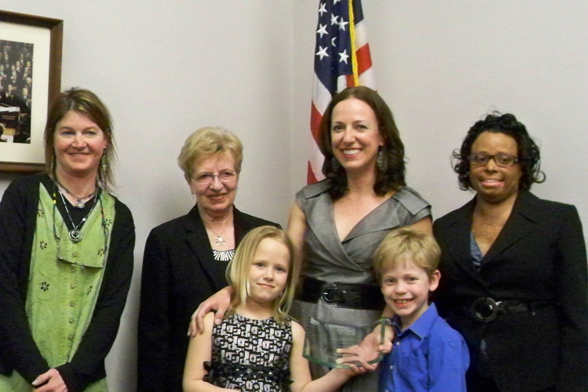 HelgaLuest's tweet photo. One of the most meaningful moments of my career - receiving the Congressional Unsung Hero Award for my advocacy work on violence prevention and promoting #traumainformed change. #NationalCrimeVictimsRightsWeek #VoteHelga https://t.co/IB3TD9jLjH