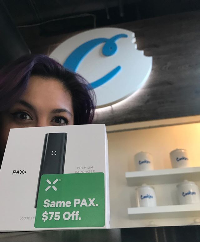 PieceOfMindSea's tweet photo. While supplies last the @paxvapor 3 Complete Kit is $75 off!! If you’ve been thinking about getting a Pax now is the time! Don’t sleep on this deal 😴 😴 .
•
•
•
•
#pax #pax3 #sale #pom #420 #710 #seattlesmokers #cookiessf #cookies #oprahswookclub #everyrickneedsamorty #sa… https://t.co/wuDSozDbO7