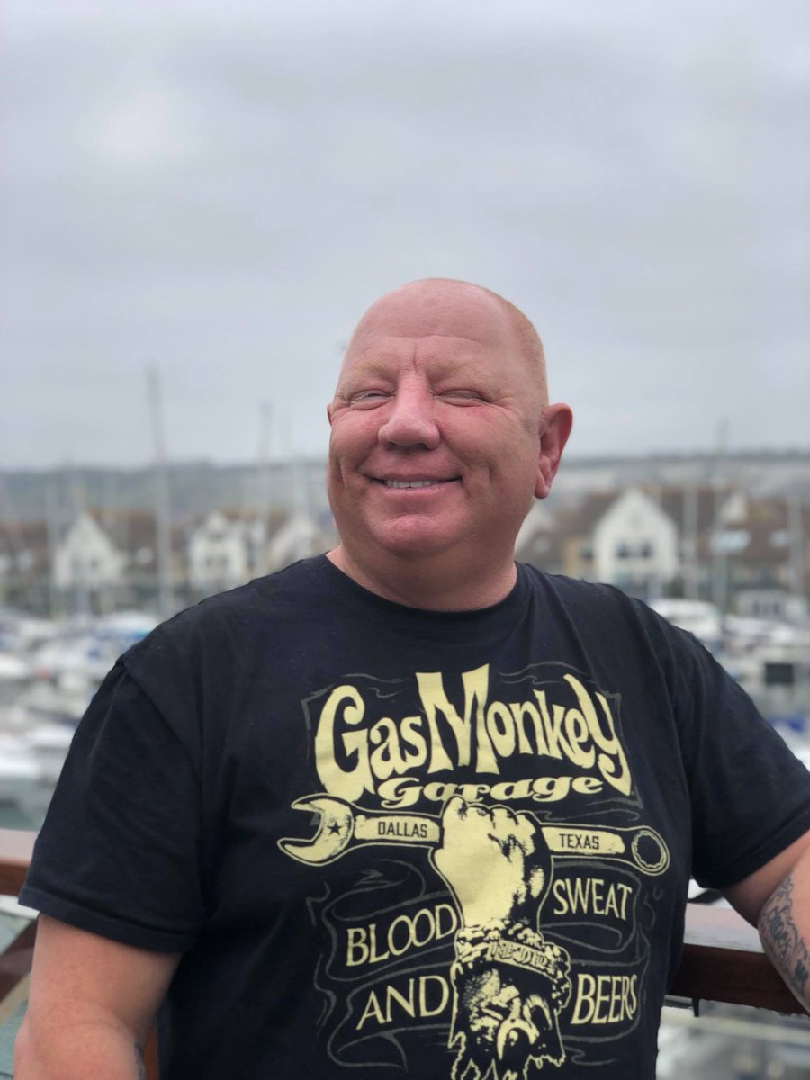 richardcowdrey's tweet photo. Its my Birthday !  So I'm doing it Gas Monkey style #BeerAssistant   @GasMonkeyGarage @RRRawlings @GMBG_GML #GasMonkey #GYSOT @FastNLoudTV #BeerOClock https://t.co/OELCARg7vc