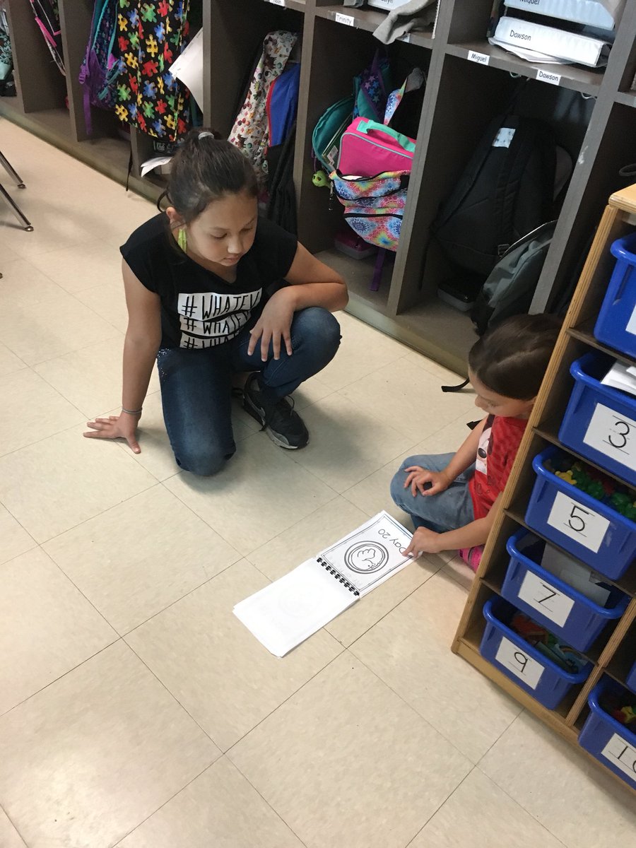 Today, my students got to learn from the cutest chick “eggperts!” Our <a href="/7Mindsets/">7 Mindsets</a> buddies taught us all about the life stages of chickens! Thanks to <a href="/rmpeacock/">Rachel Peacock</a> for having us! Our <a href="/TobiasExplorers/">Tobias Elementary</a> kinder babies are so brilliant! 🐣🐥#weareconnected #tobiasproud