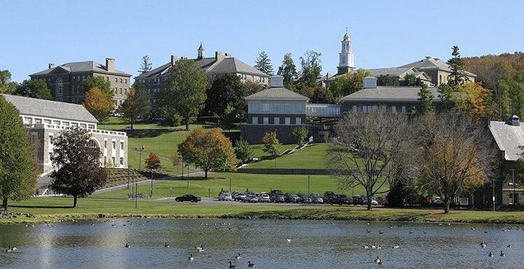 caitg21's tweet photo. Super excited to officially be a part of colgate class of 2022😊💗 go ‘gate!!! https://t.co/kVL0WDEhEe
