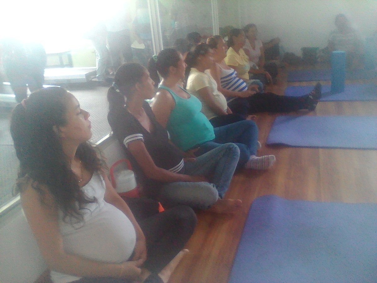joelmeboxeo's tweet photo. Parto humanizado yoga profiláctico en la gran base Lomas de funval @GBMP_LomasdeF @gbmp_lomasfunva @DPazyVida @FunMovPazyVida @NicolasMaduro @mimouvargas @DPazyVida @CaraboboGB @AsuntosDPaz @malave_nancy @mariamarvez @Alemarvez10 @fairuthortega10 @pinfantea @SalaCarabobo https://t.co/hwo7TIwoJI