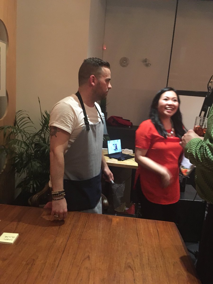 JonGauthier's tweet image. @maryshappybelly Hey Mary was good seeing you last night! Here is photos took while with Matty! #thegreatshellfishcookbook