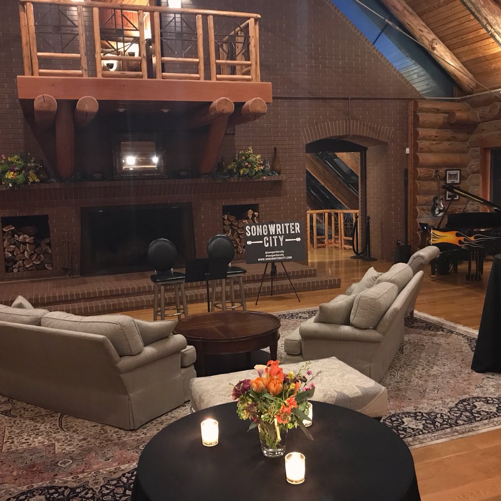 SongwriterCity's tweet photo. This is going to be fun. 17 people at the incredible @fontanelnash Mansion! Josh Kear is going to rock the Great Room living room style!
#fontanelmansion #joshkear #privateevent #songsandstories #nashville #visitmusiccity #fontanel #songwriterexperience https://t.co/GstuWXi5y3