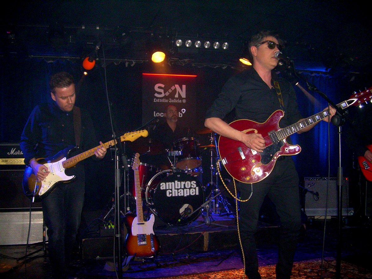 Notable actuación de <a href="/AmbrosChapel/">Ambros Chapel</a> presentando su nuevo disco "Portraits" en <a href="/SALALOCOCLUB/">Loco Club Valencia</a> <a href="/pilotossuicidas/">Los Pilotos Suicidas</a>