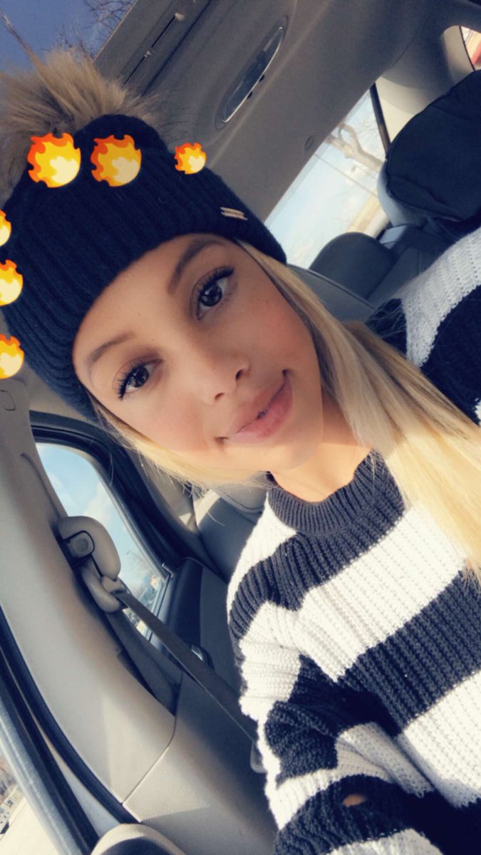 tyburtn's tweet photo. #NewProfilePic + 2 more #imblondenow 🦋🤭💓✨ https://t.co/Pso1aaOqCU