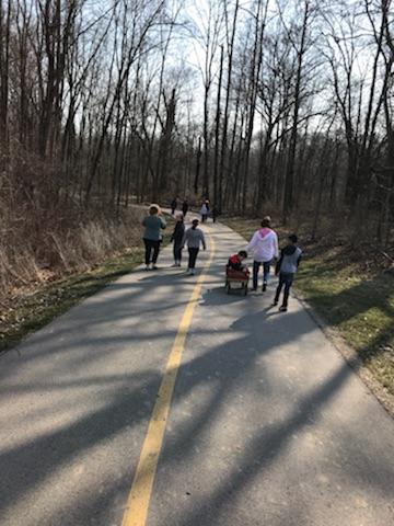 MichelleRae0703's tweet photo. It was a beautiful day for a walk! Blessed to have the Winona Lake Trails in our backyard. #wcsmission https://t.co/sU5XNyzVGJ