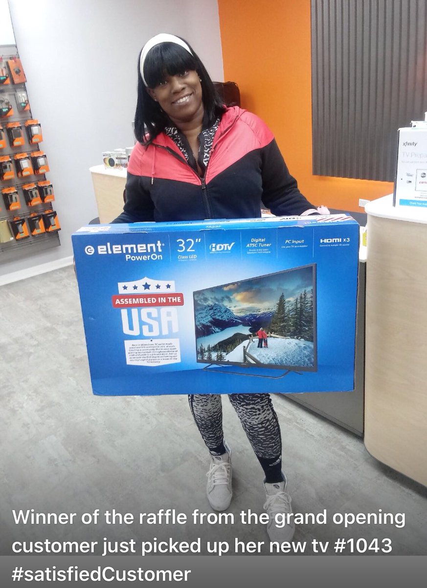 mywirelessusa's tweet photo. Boost Mobile 4.0 @mywirelessusa is taking Chicago by a storm. Here is to the raffle winner of the flatscreen TV. We love our customers. @mwsneil @mwsjose @shawnlalani1 @AmyBoost love the Chicago team 💪🏼 https://t.co/Hrt9YIdzZB