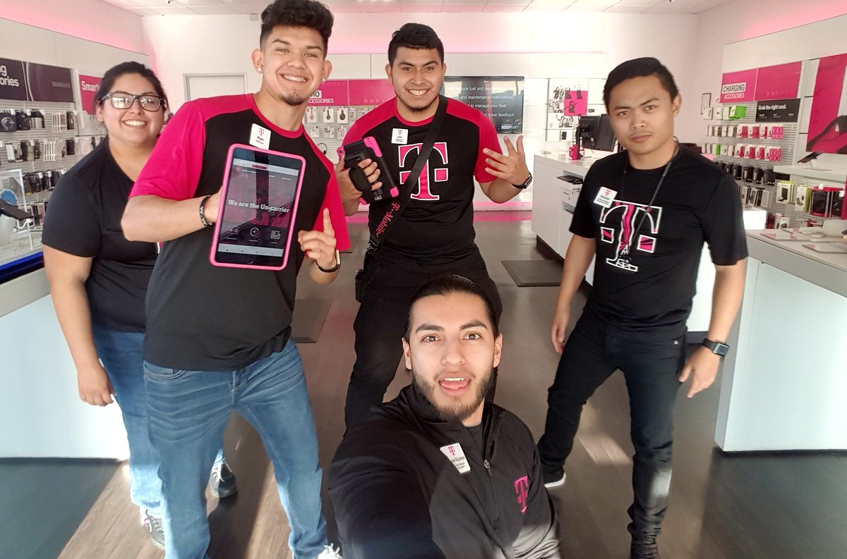 TmobileCaballo's tweet photo. #MyTeamIsCustomerReady
#TMOConnect @tmobbbrianaoki @nazarma @isaac2691 https://t.co/0wDu1UDwWq