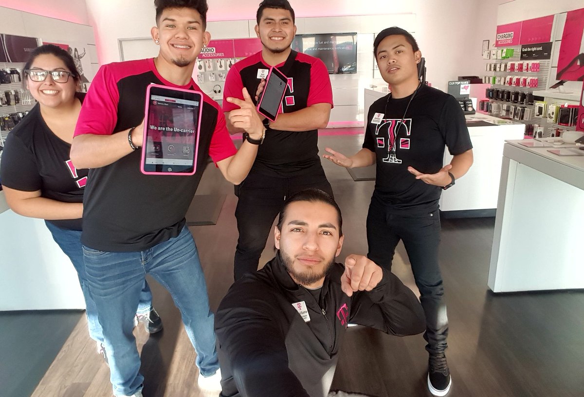 TmobileCaballo's tweet photo. #MyTeamIsCustomerReady
#TMOConnect @tmobbbrianaoki @nazarma @isaac2691 https://t.co/0wDu1UDwWq