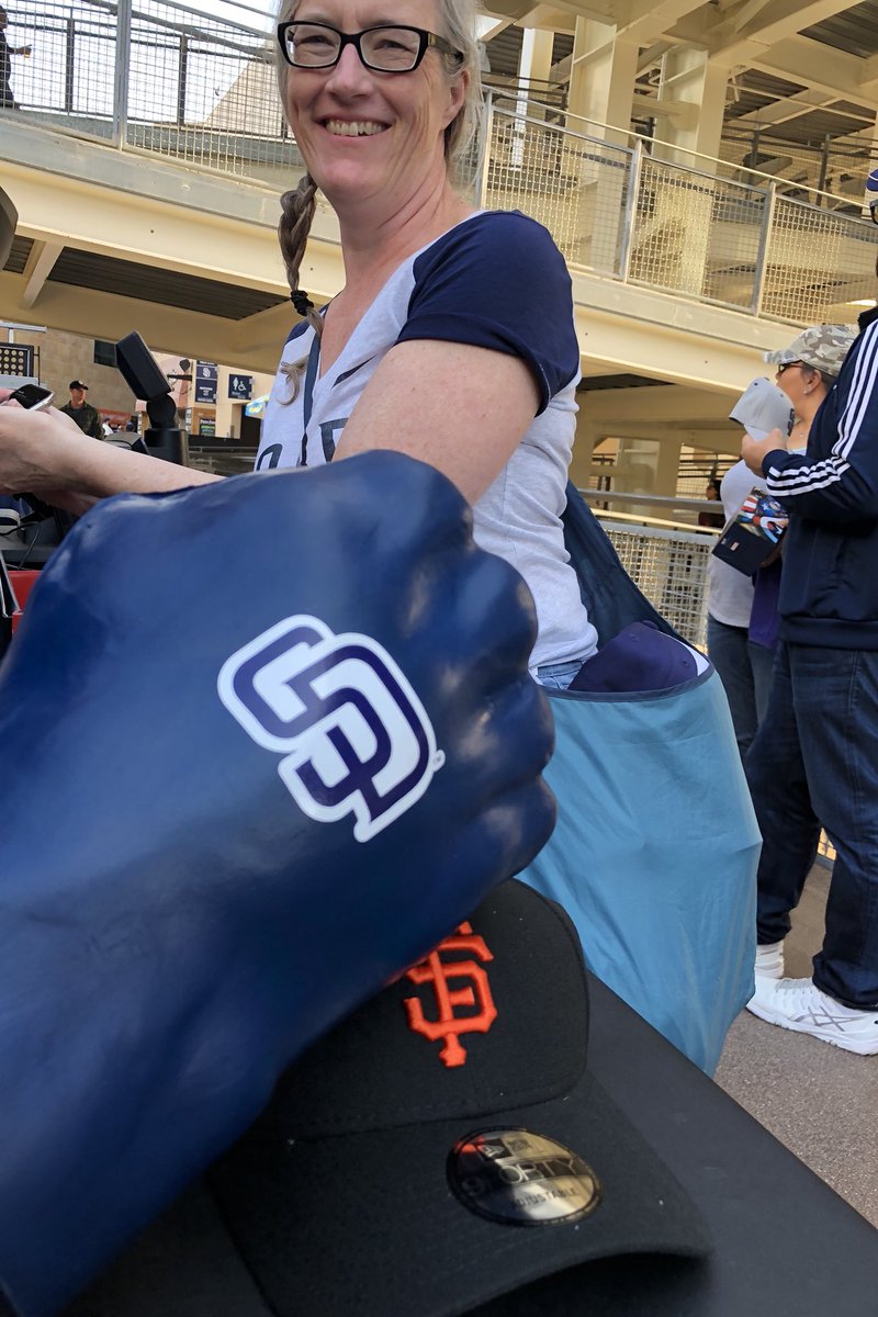 AlaskaSoCal's tweet photo. #sdinhd  tonight we pound the Giants! https://t.co/5ddCLwWkZG