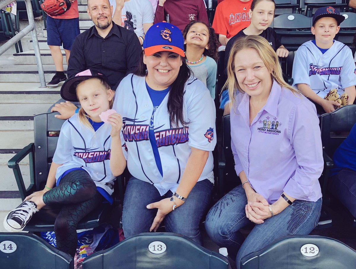 SummerJDuncan's tweet photo. Enjoying a game @JaxShrimp in honor of Nate Helmuth #militaryhero and @KristleHelmuth and their #littlemilitaryheroes @Hero_Missions  #MonthoftheMilitaryChild https://t.co/5zsWbQibfr