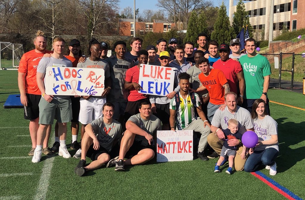 TheCoachEdwards's tweet photo. Huge S/O to all the guys from the team who showed up to support Luke and our family at @RelayForLife!! I love this team so much, and feel grateful everyday to be a part of it! #LukeVsLeuk #GoHoos⚔️🔷🔶⚔️ #NewStandard https://t.co/X9JgiNK2RF