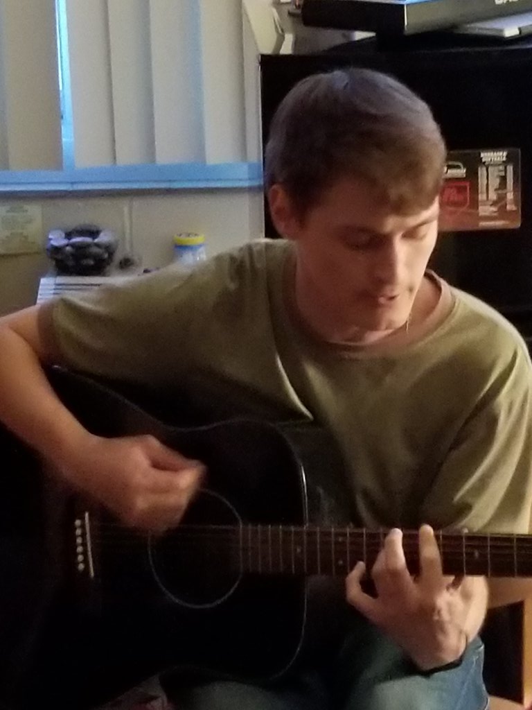 SeedsEnt's tweet image. Dwight Miller of @OtosParty is here to play sad tunes. #UNLDormFest